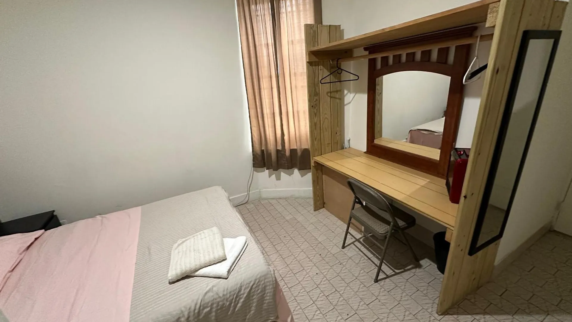 Hudson Yard 408 Hostel New York